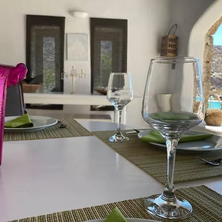 Village Pool Nyaraló *