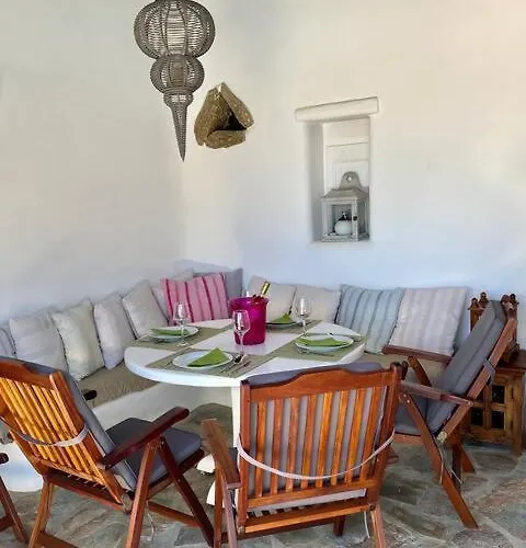 Village Pool Agrari (Mykonos)